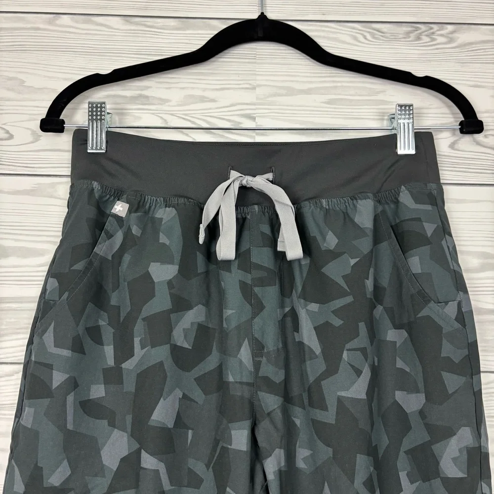 FIGS Camo Bonsai Zamora Joggers Scrub Pants Size Small - Picture 4 of 11
